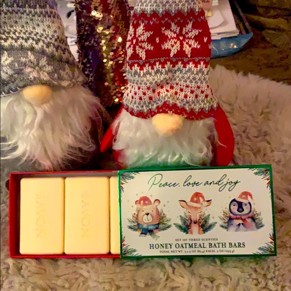 New SAVON set of 3 Honey & Oatmeal bath bars